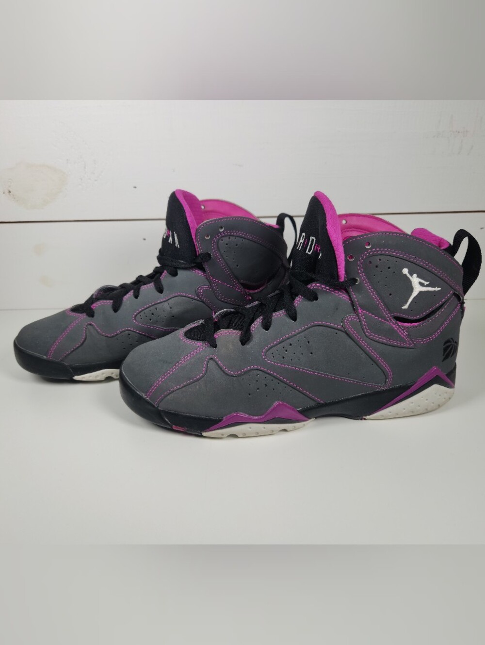 Nike Air Jordan 7 Retro Valentines Day 30th 9.5Y Youth , Woman 11 Sneakers